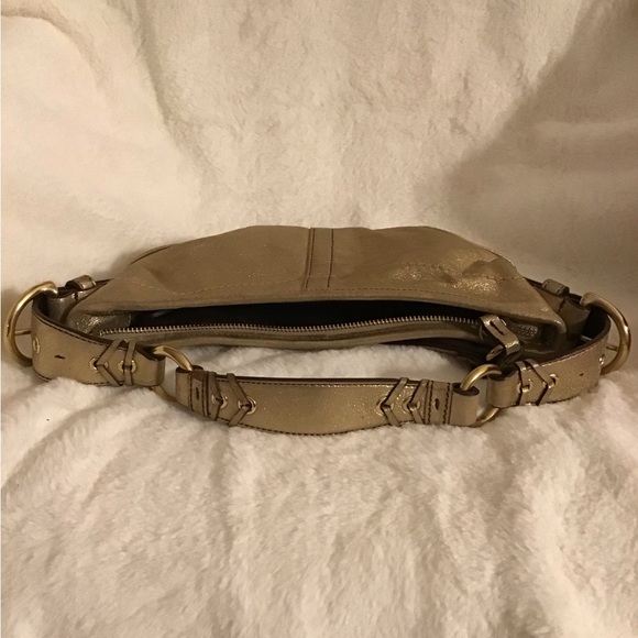 Gold coach shoulder purse - Picture 3 of 4